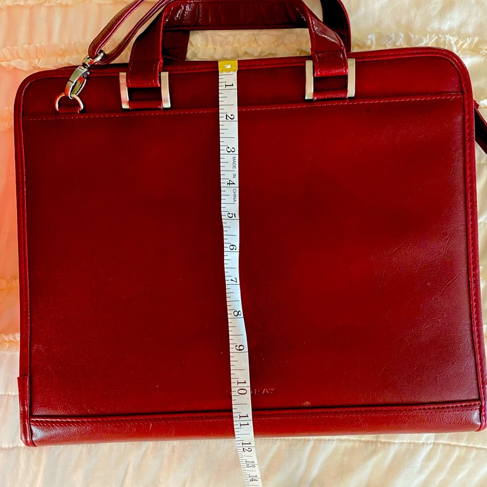 Red vegan-friendly computer /laptop Foray briefcase, brand new